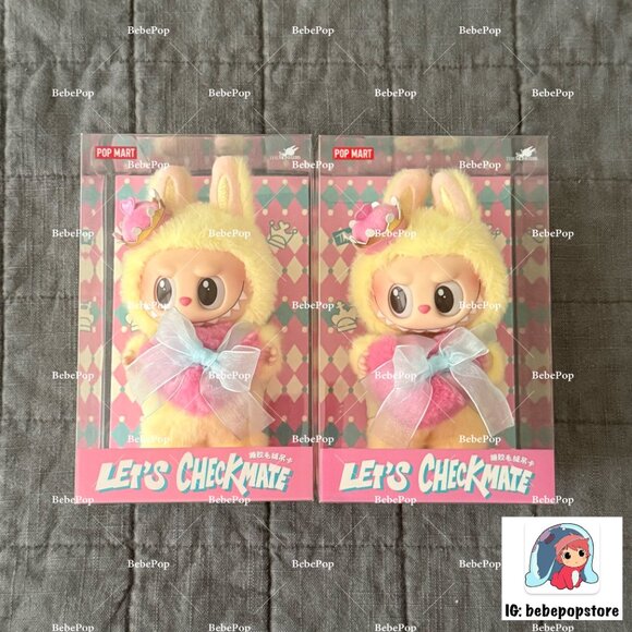 THE MONSTERS Let's Checkmate Series-Vinyl Plush Hanging Card - Picture 1 of 4